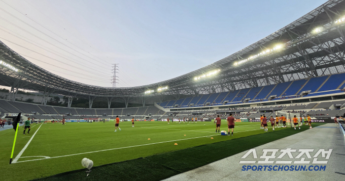 East Asian Cup Korea-China Match Stand Empty Yongin Mir Stadium