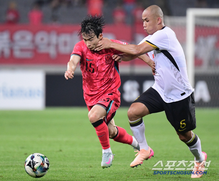  Kim Moon-hwan tries to break through vigorously