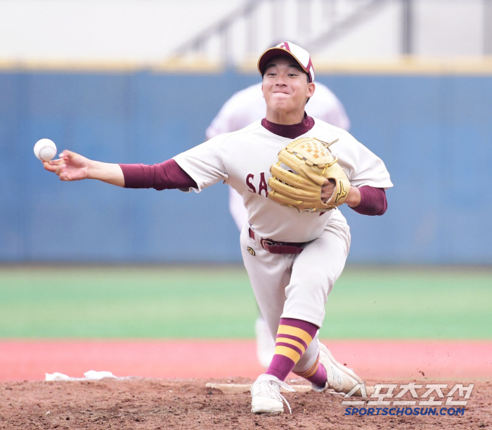 Sangdong High School Yun Do-gyu's powerful hit against Masan Yongma High School