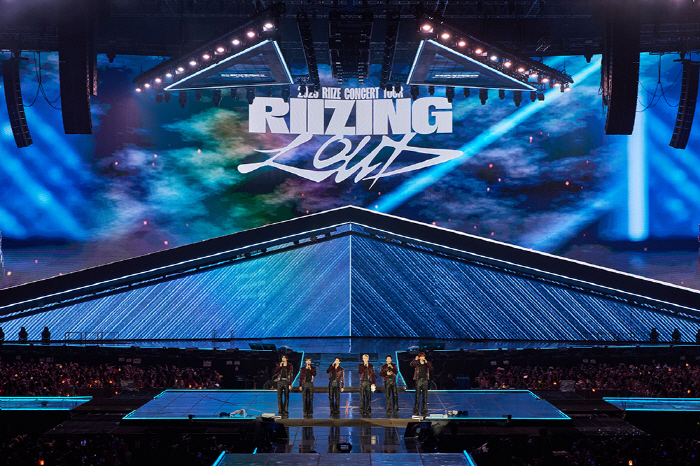 RIIZE Kicks Off First Solo Concert, Attracting 31,000 Fans Over Three Days