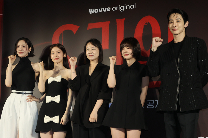  The sexual relationship seems to be a line? Lee Soo-hyuk, Arin, Lee Da-hee, and Khan are also captured in taboo fantasy 'S Line' (Roundup)