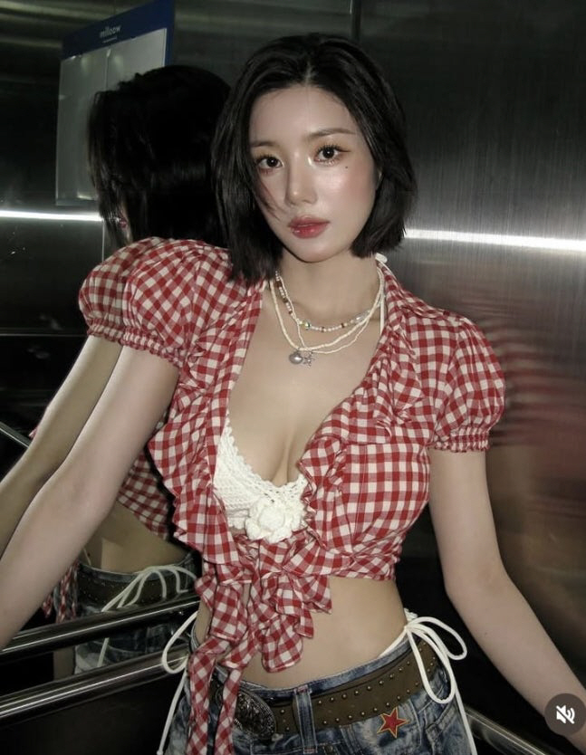  Kwon Eun-bi's 'Body that feels like exploding inside a checkered shirt' behind-the-scenes of Water Bomb...I ripped it again this year