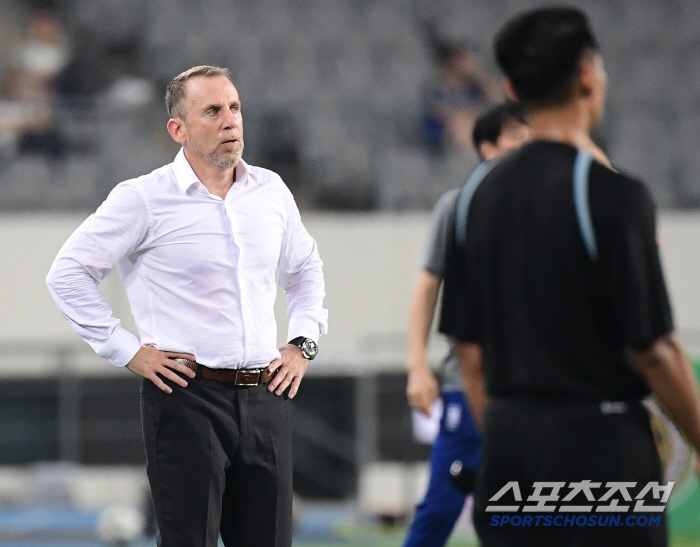  6 points in a row! Is this an official certificate? Acting director Korea, too, was strong