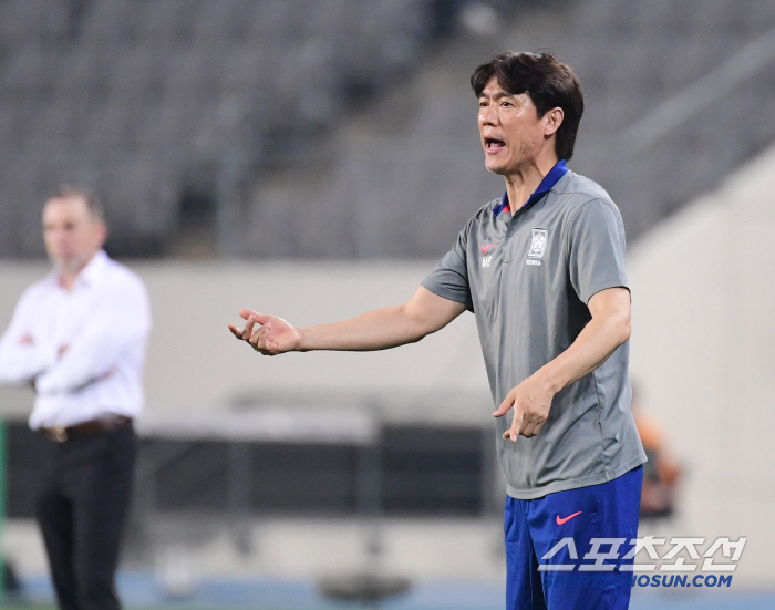  30 An iron defense that is as valuable as a complete victory, and a thumbs up for performance beyond what Hong Myung-bo prepared!