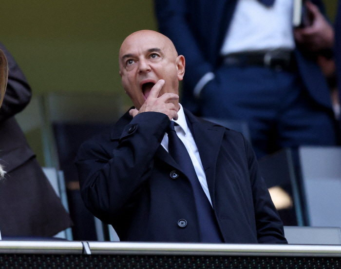 Chairman Levy, is the negotiation a joke? If you win the EPL or UCL, you'll get a bonus→I don't like it! Make a proper offer, reject it
