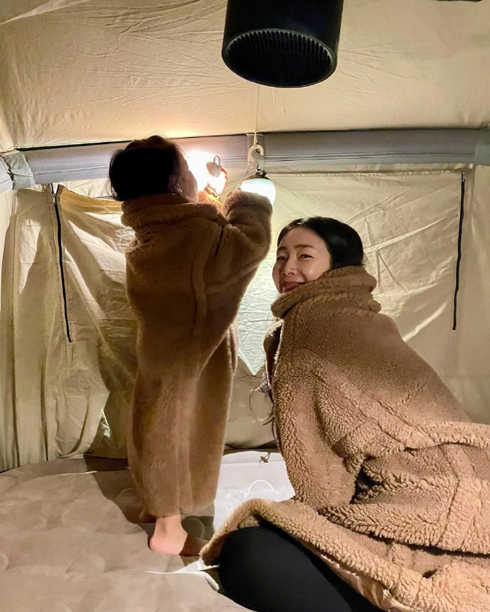 Choi Ji-woo, a late 50-year-old parenting mother, is chasing her 5-year-old daughter's friend by 20 years (when she meets) 