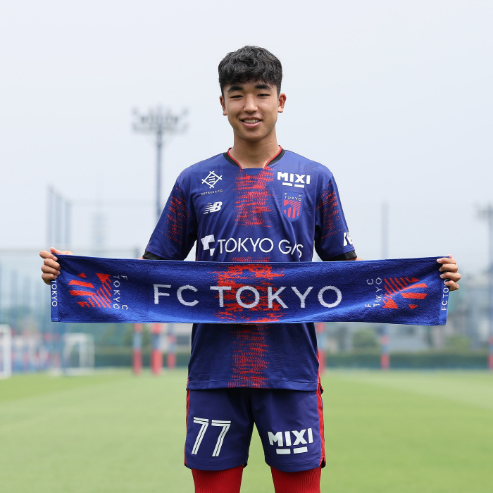Crazy! My goal is to become the youngest professional contract in the history of Supernova's record-sweeping Aspiring Club