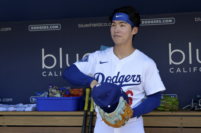Despite Kim Hye-sung's fate as a born platoon and the injury to the fielder's line, he still has a chance to start the second baseman until the 9th