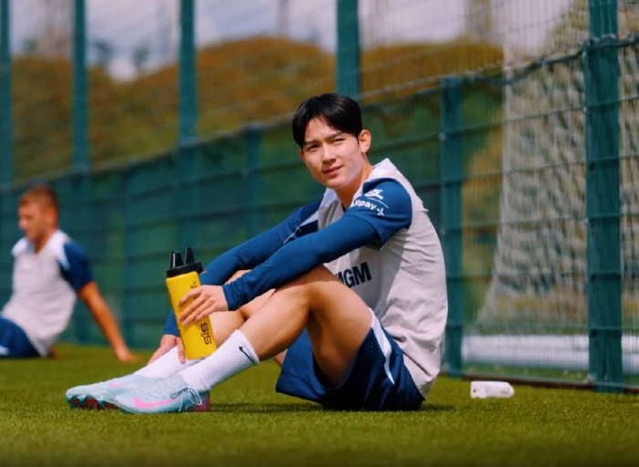 Director Frank's Devil's Smile Yang Min-hyuk is exhausted from the first training, and prisoner helpers are all shaking their heads...Son Heung-min → No Romero