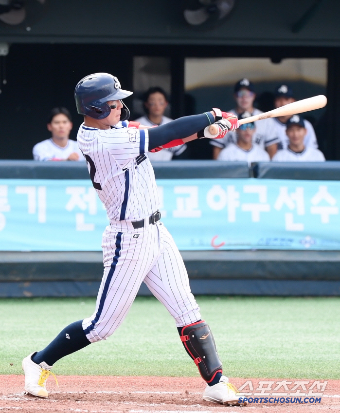 Even the pitcher was saved. Heaven was on Busan High School's side, Ha Hyun-seung's lead to the semifinals