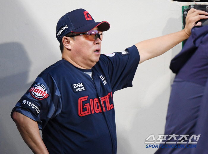Hanwha? Nothing happened...The master is also tongue-in-cheek. The battle for No. 1 ranking goes to the end
