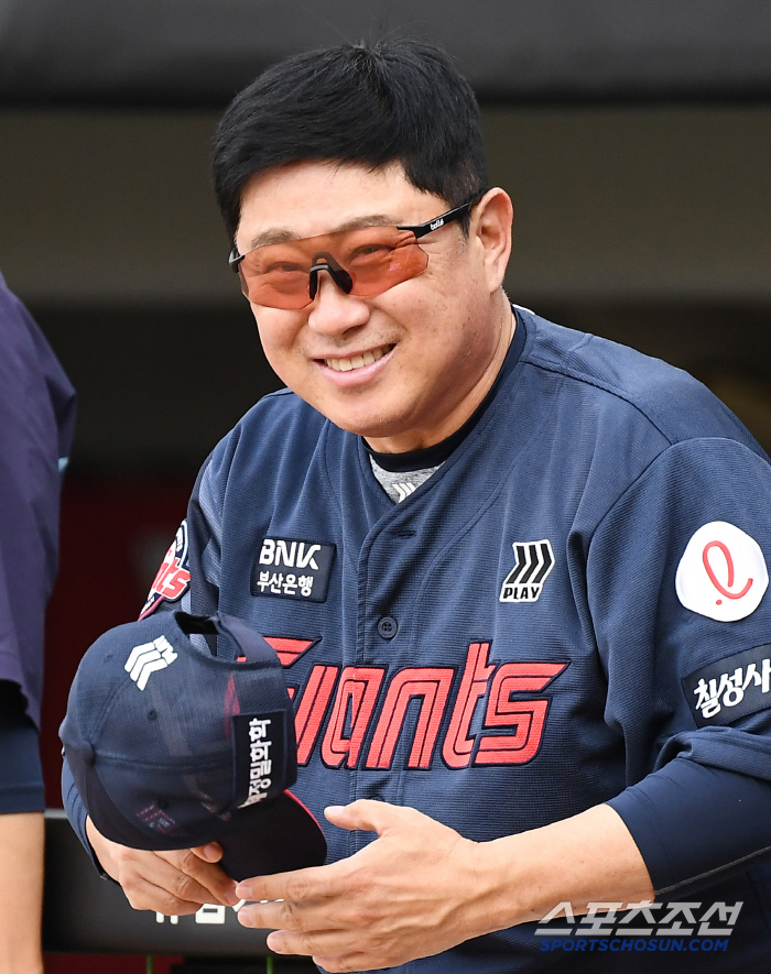 Injured ward Kim Tae-hyung was surprised for the first time in a season with so many injuries → Lotte's miracle with 11 wins compared to last year...The reason why the master picked it. 