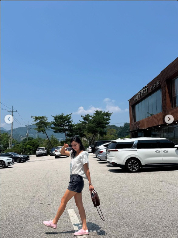 Jang Dong-gun ♥ Ko So-young, Legendary Gakseonmi and Pink Sneakers...Is this combination real?