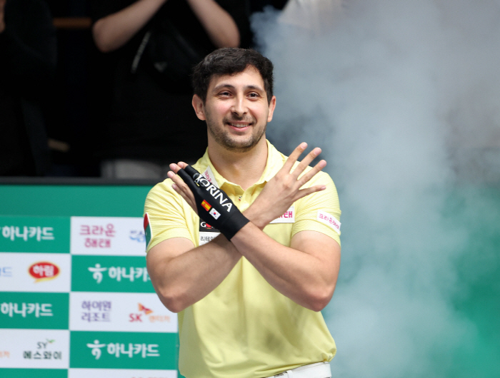 Martinez, who won eight times in total and achieved the Korean Dream through a PBA exceeding 1 billion in cumulative prize money, is satisfied with his good performance