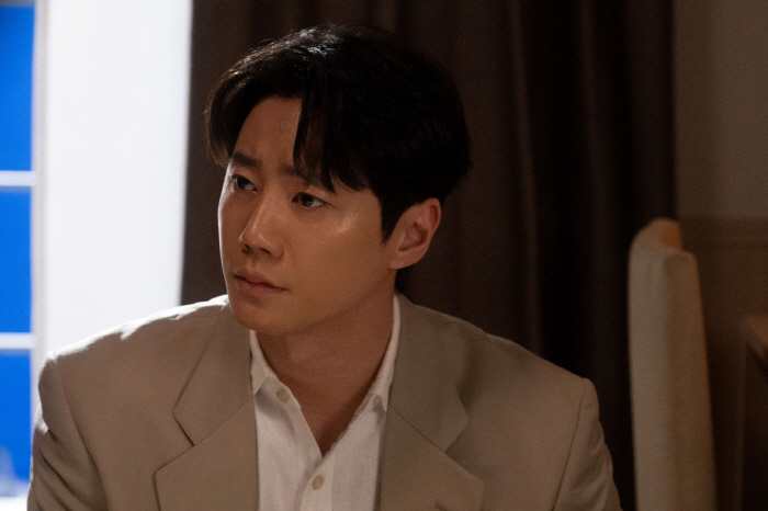  Lee Joon-young Joins Tokyo Taxi by Director Yoji Yamada..Working with Takuya Kimura and Yuyu Aoi