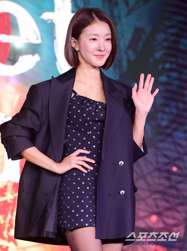  Lee Si-young, divorced husband Dong-ui Embryo Transplantation Shock Currently Second Pregnancy..To accept reprimand (including full text)