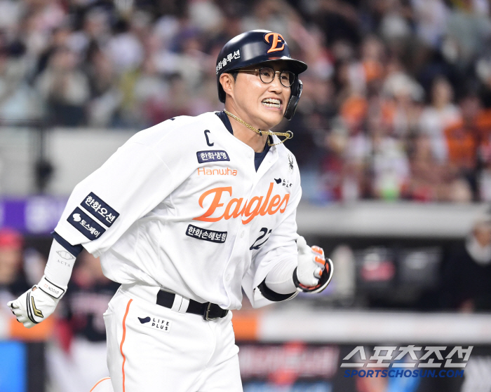  Chae Eun-sung clenched and a three-run double