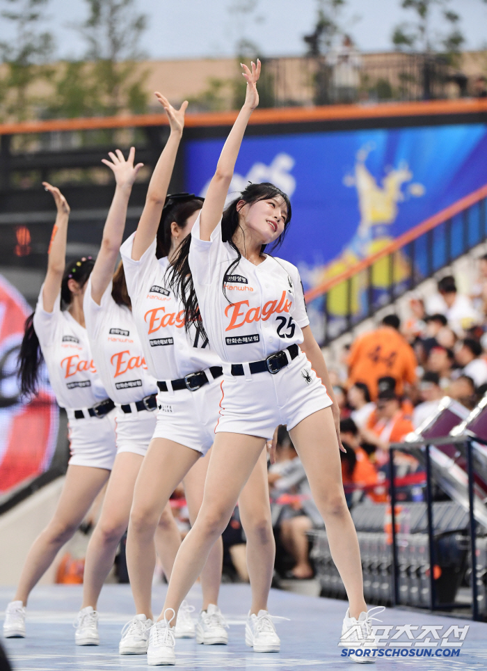  Hanwha Cheerleader's spectacular ball park stage