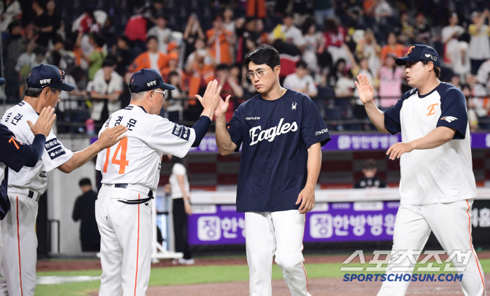  Hanwha wins 14-8 over KIA
