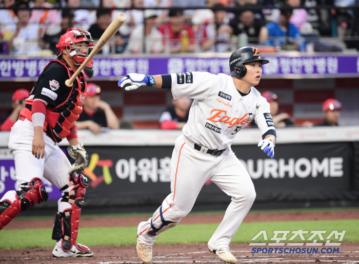  Moon Hyun-bin's powerful hit makes an RBI double
