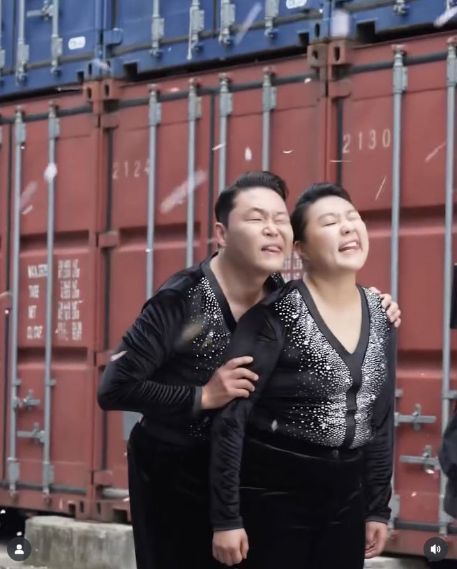 Psy X Lee Suji, from dance to facial expressions...I thought it was me