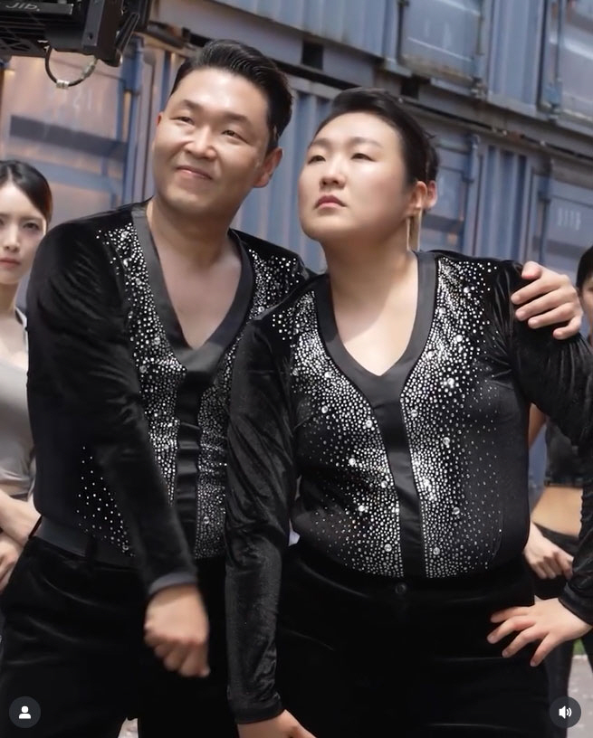 Psy X Lee Suji, from dance to facial expressions...I thought it was me