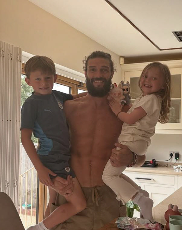Shocking transfer rumors!A bad-boy striker from England's national university → The reason for going to the sixth division is because I want to be close to the children