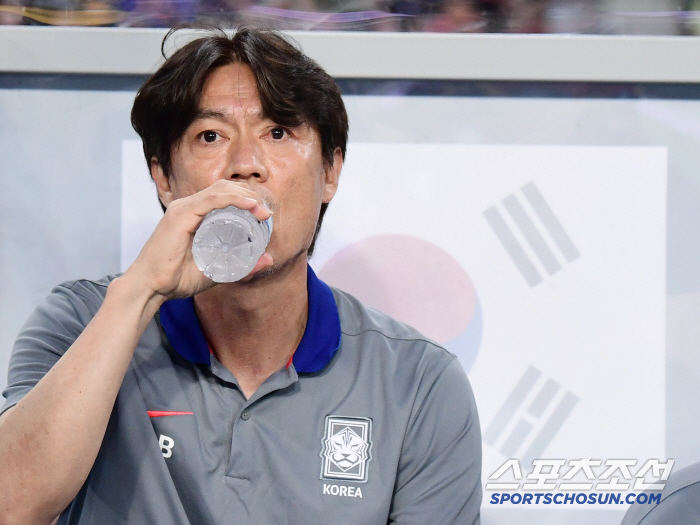 The weather is war, too…The East Asian Cup also studied North Korea, China and the U.S. in the heat wave, and Hong Myung-bo's answer must be found