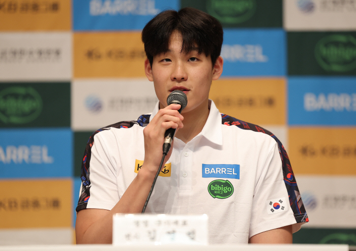 The world's goal is 800m relay! Surprised by the spirit of 19-year-old Young-beom, 金 Generation Hyung Sun-woo X Woo-min writes the history of 2 consecutive medals in Singapore relay!