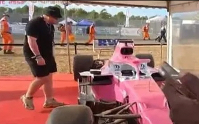 You've been in F1 for 15 hours in prison?A YouTuber who has been talked about after soccer