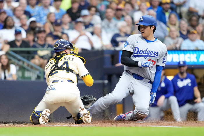 A 100-mile rookie that you can't hit except Ohtani. He's been driving for five straight 12K LADs in six innings, and he's finished with 157km of sliders