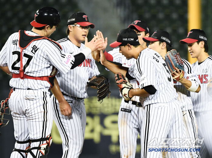 a 16-hit blast. The reason why Yum Liang, who won the batta, praised catcher Lee Joo-heon was cut off by blocking the opponent's flow in the first inning 