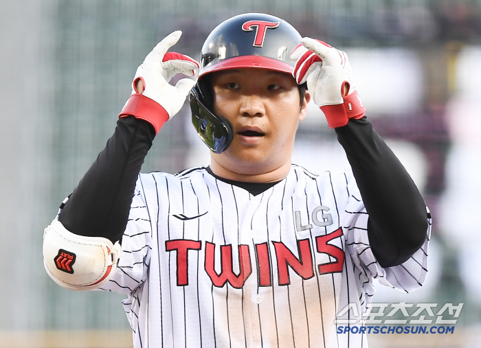 a 16-hit blast. The reason why Yum Liang, who won the batta, praised catcher Lee Joo-heon was cut off by blocking the opponent's flow in the first inning 