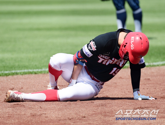 Also, the hamstring is probably more shocking than Kim Do-young's departure...KIA's last-minute all-out war is on the cards