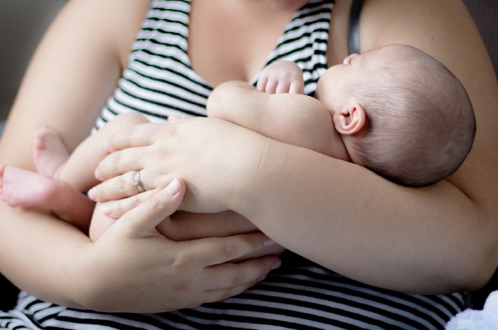 The child is having a hard time breathing...Neonatal dyspnea syndrome, avoid unnecessary cesarean section