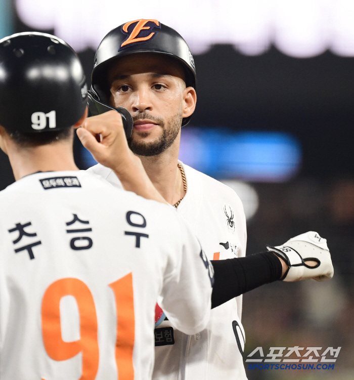 Floral VS Liberato's dark history, I didn't know Hanwha would be worried about this if I chose it.