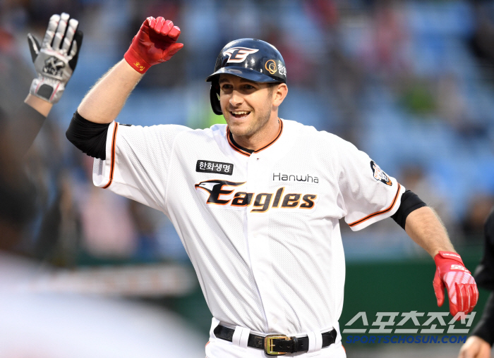 Floral VS Liberato's dark history, I didn't know Hanwha would be worried about this if I chose it.