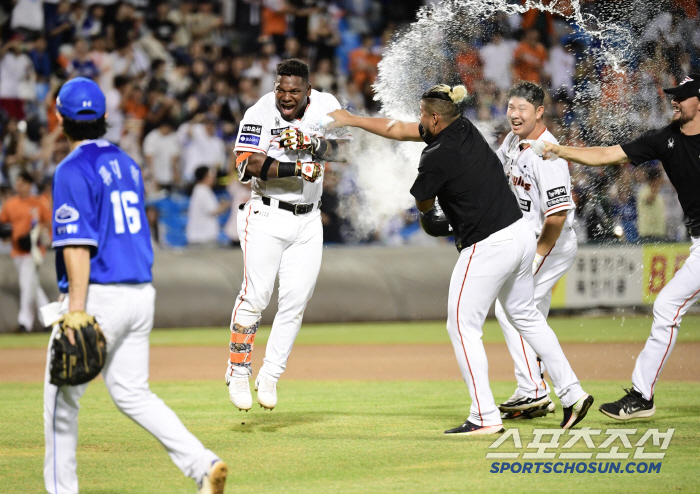 Floral VS Liberato's dark history, I didn't know Hanwha would be worried about this if I chose it.
