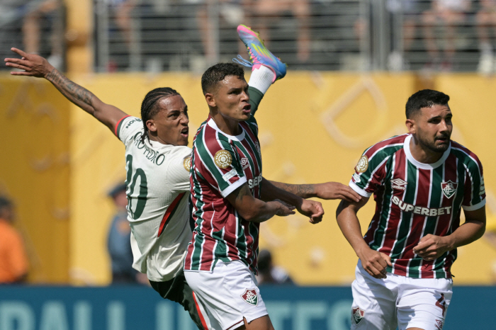Fluminensei's junior Pedro, who has already signed Chelsea for money, is crazy and destroyed Silva, scored two goals alone → 20 Club World Cup finals...Jackpot to the Final, Secured 41.1-Billion