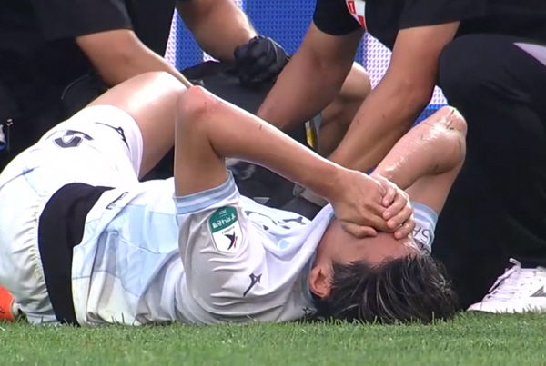 I can't retire like this Lee Young-jik, who was out for 8 months due to a cruciate ligament injury, will start rehabilitation of tears → pledge to return next year