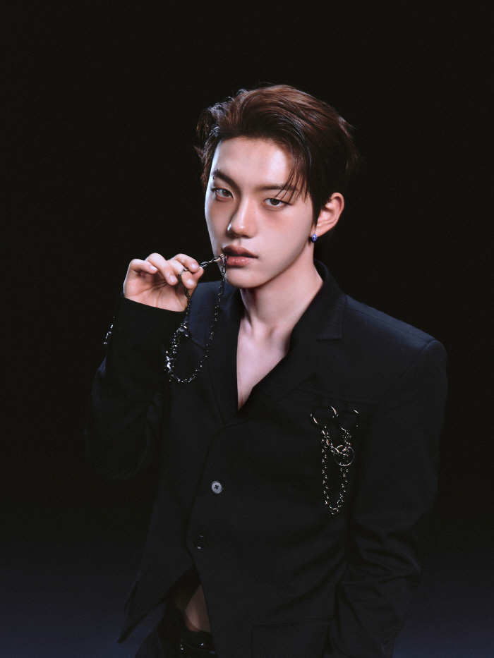  Thank you for supporting Lee Soo Hyuk, who's handsome, and persuasive music