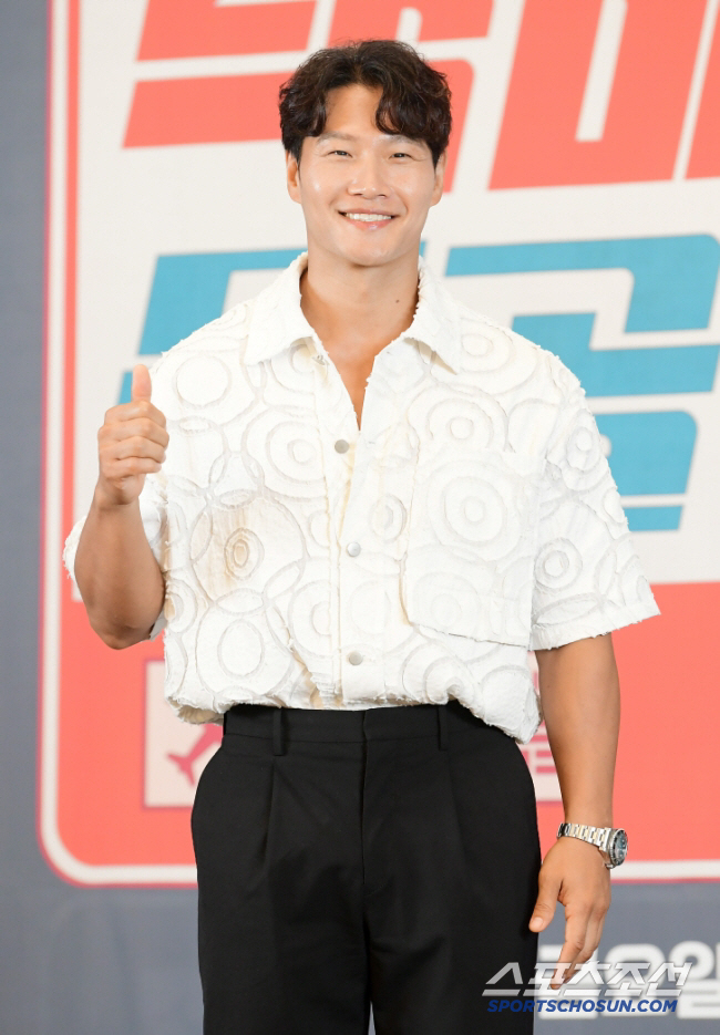Kim Jong-guk, you said you bought 6.2 billion won...'I don't wash my car. If it rains, car wash'