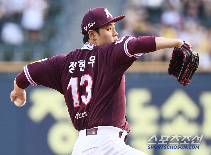 LG's 16-hit mega twin spoiler, which Kim Hyun-soo desperately needed to steal the lone base, exploded. 12-6 victory → 3 consecutive wins → 2nd place in the first half. Son Joo-young won seven games. Kiwoom has lost seven games in a row 