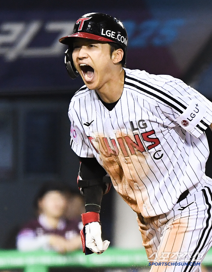 LG's 16-hit mega twin spoiler, which Kim Hyun-soo desperately needed to steal the lone base, exploded. 12-6 victory → 3 consecutive wins → 2nd place in the first half. Son Joo-young won seven games. Kiwoom has lost seven games in a row 
