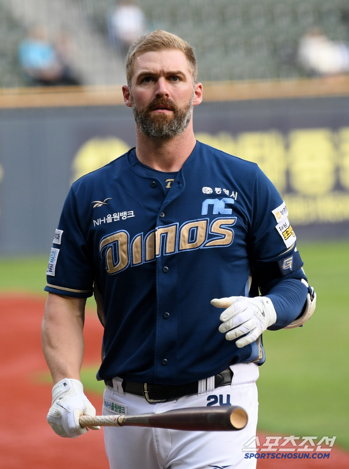NC's mega bad news...Runner Collision Davidson Leaves Ribs Injury for 4-6 Weeks → Alternative Foreign Plan 