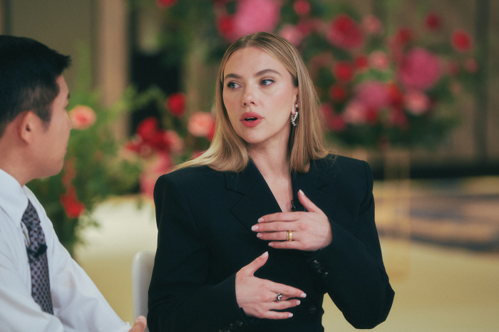  Hansoon's U-Quiz is coming up..Scarlett Johansson announces meeting with Yu-neun