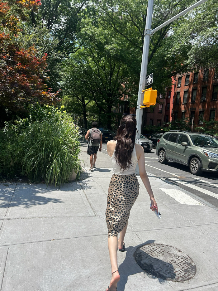 Park Kyu-young Can Have This Body Even After Eating Calorie Bomb Hamburger...New Yorker transforms into a fashion model