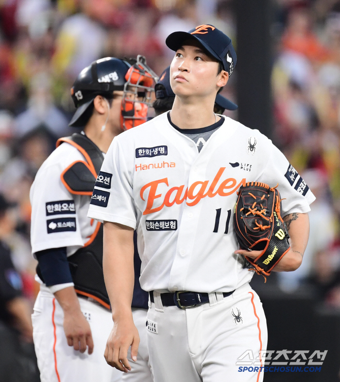  Eom Sang-baek's early steel plate without even filling the 4th inning