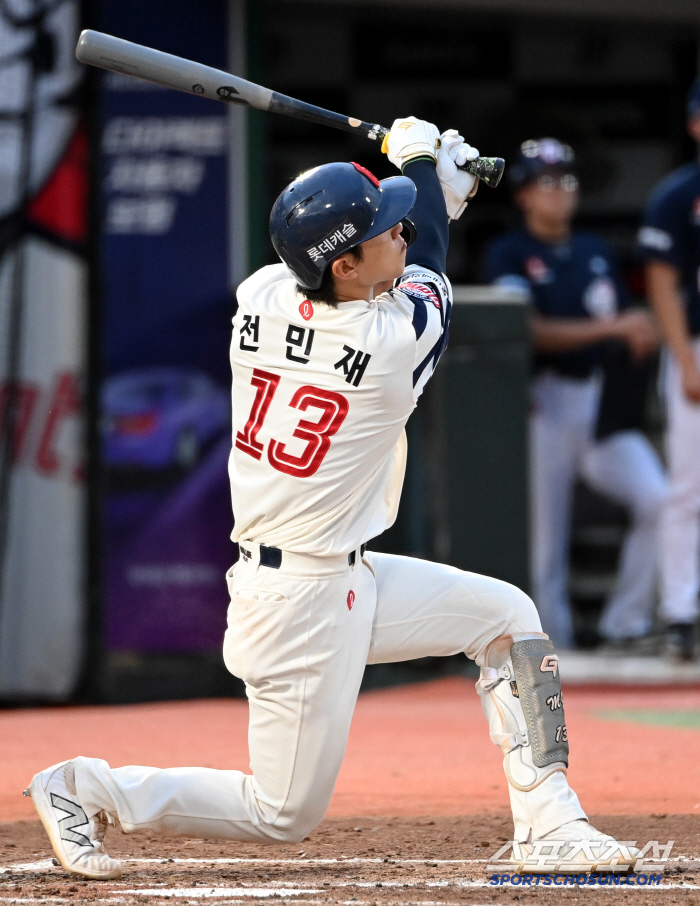  Jeon Min-jae's sacrifice fly to bring the lead