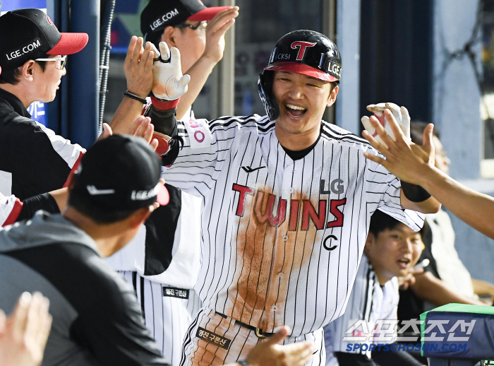  Park Hae-min scored in a rush to the home of Stone's error